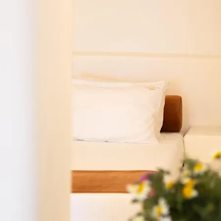 Luxus Vip Oia